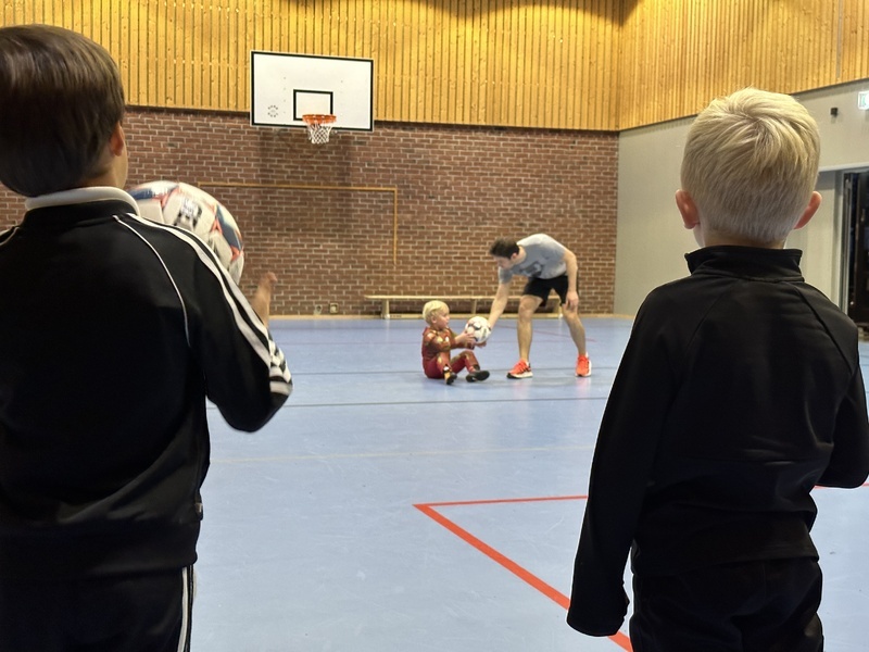 Fotballetrening gymsal-1